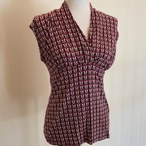 Banana Republic red & cream print cap sleeve stretchy rayon w/spandex top EUC